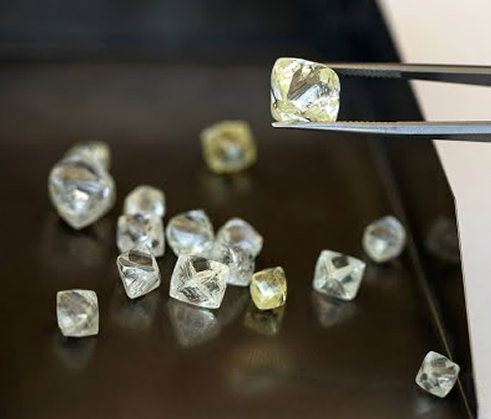 Loose natural diamonds